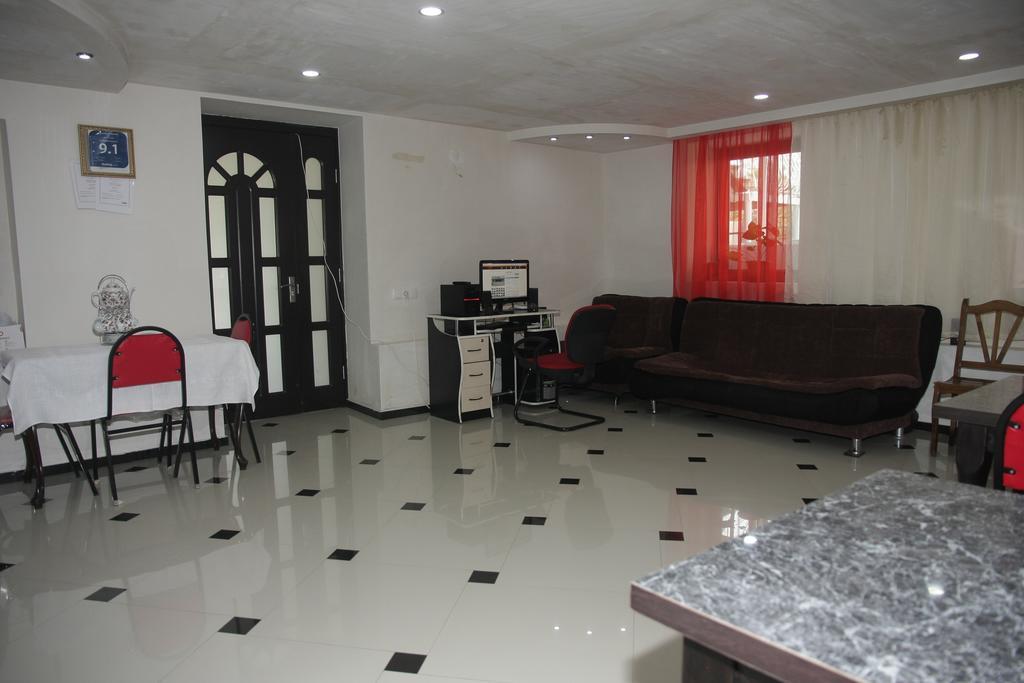 Guest House Nona Kutaisi Dış mekan fotoğraf