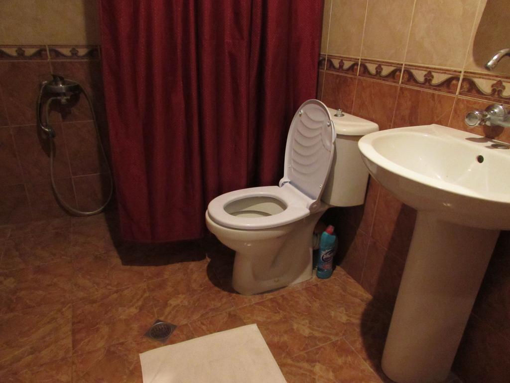 Guest House Nona Kutaisi Dış mekan fotoğraf